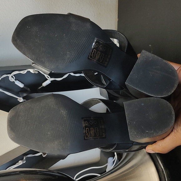 Qupid Dorcus triple band wooden chunky high heel - Picture 4 of 5